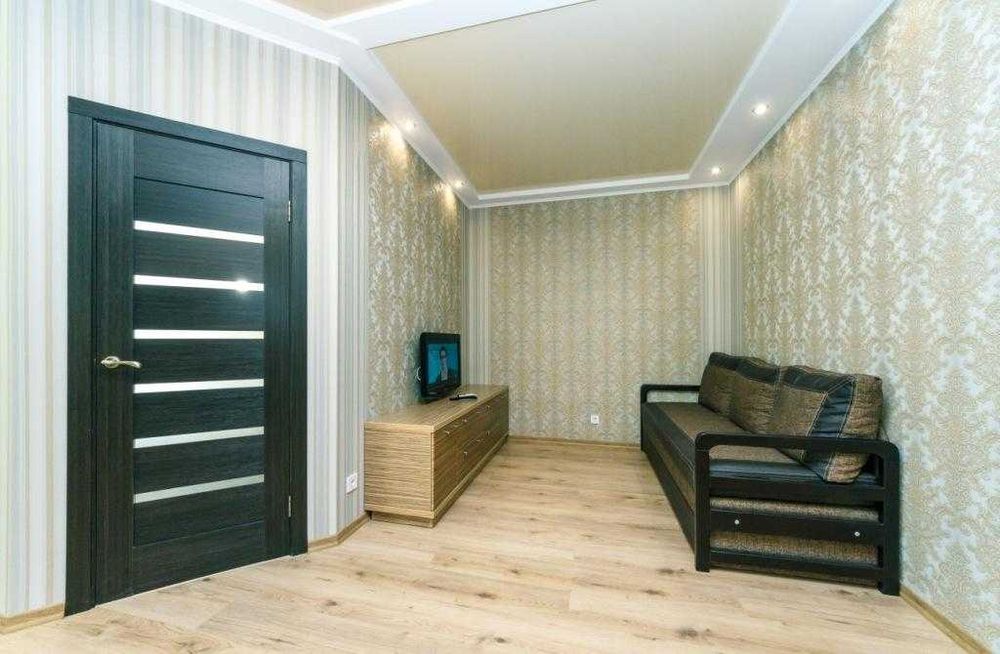 Стильна квартира. При відключенні світла - ліфти працюють, вода є.