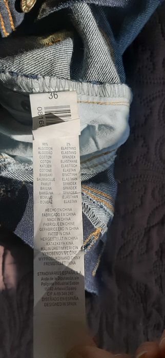 Wysokie jeansy z szelkami Stradivarius r. S