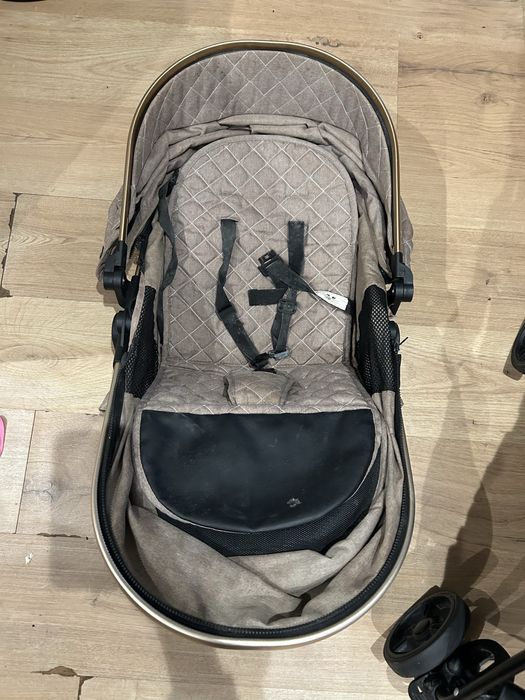 Carrinho de bebe + bebe conforto