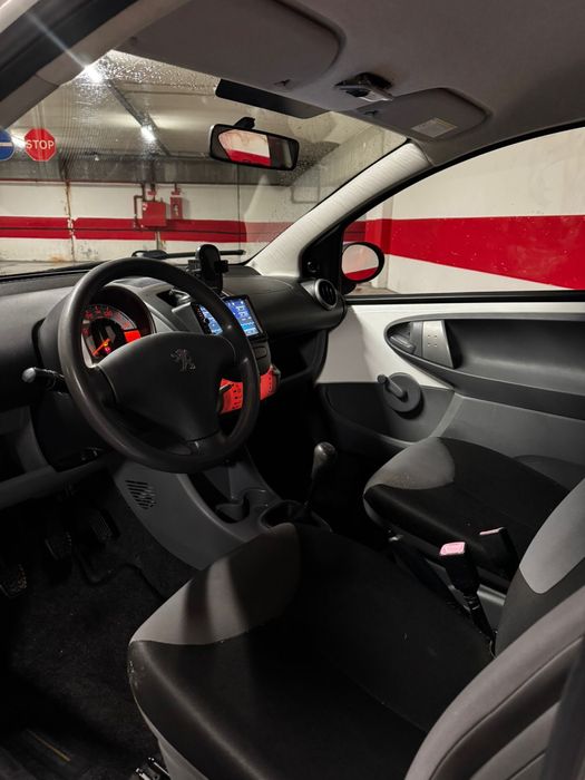 Peugeot 107 radio 2din 2009 faço financiamento