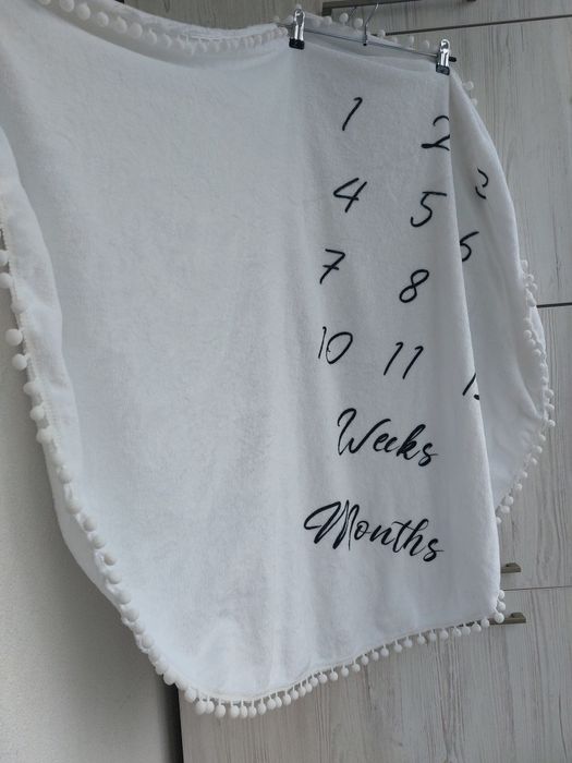 Кругла тепла фотозона фотофон для малюків немовлят місяць тиждень