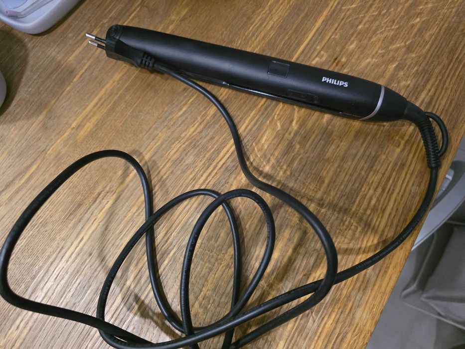 Випрямляч для волосся Philips