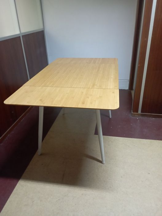 Mesa  de cozinha com abas