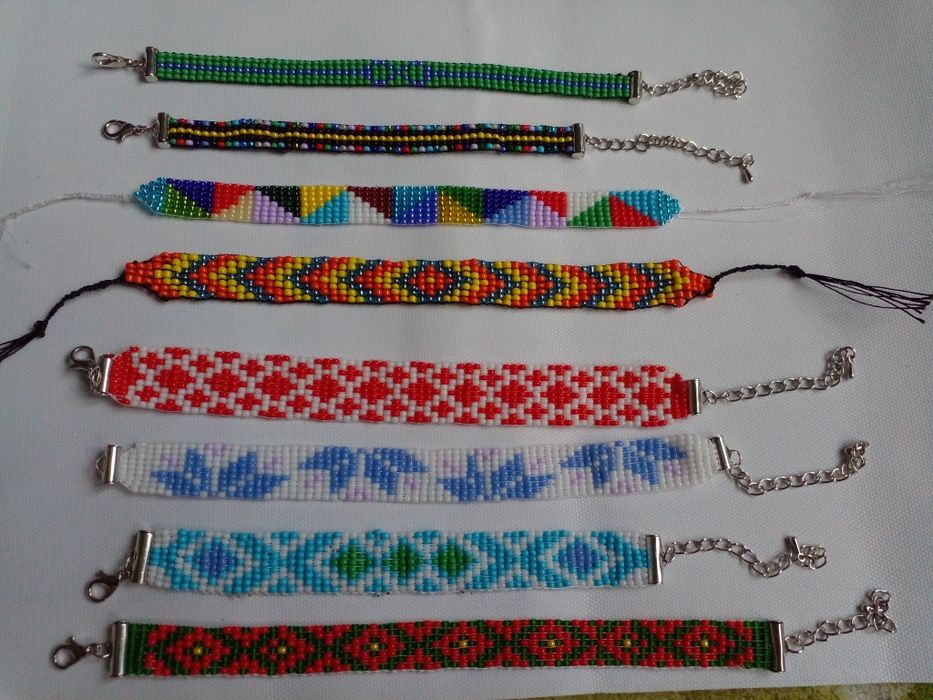 Продаю  браслеты  ручной работы 200 гривен