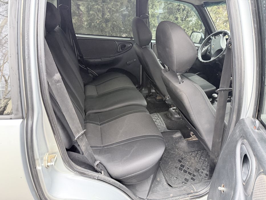 Chevrolet  Niva 4#4  1.7 г/б 2007г