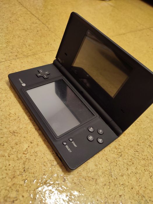 Vendo Nintendo DS com 4 jogos