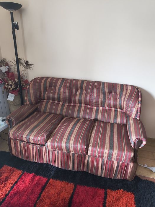 Sofá 3 lugares mais dois cadeirões