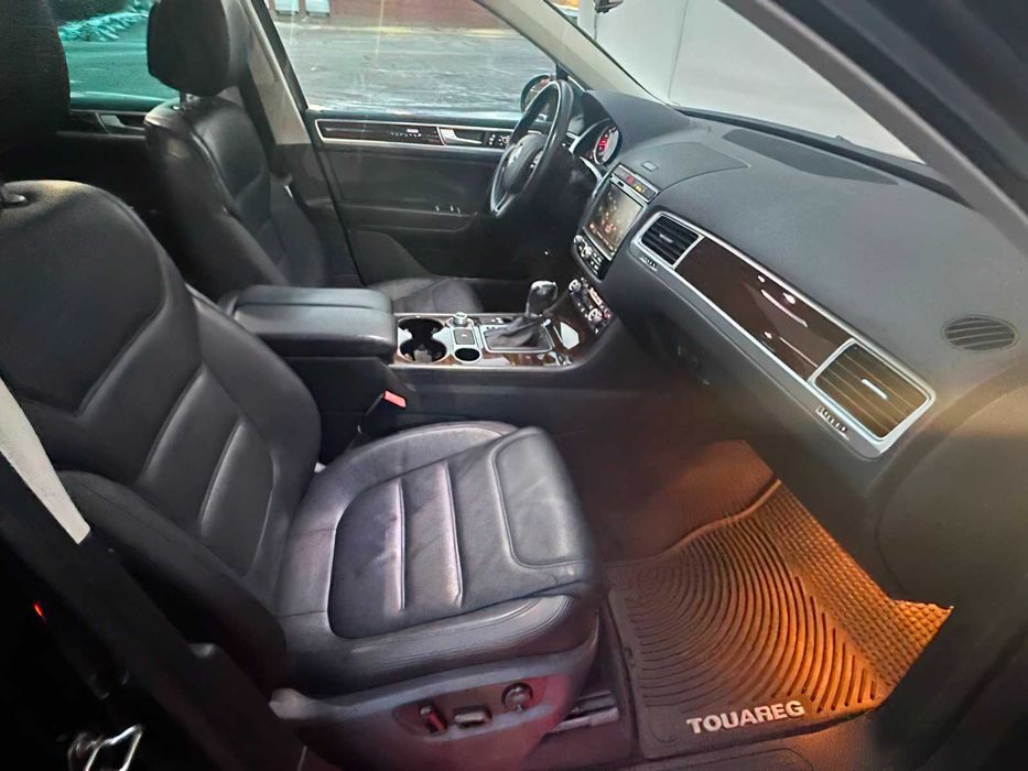 Volkswagen Touareg Lux      2015