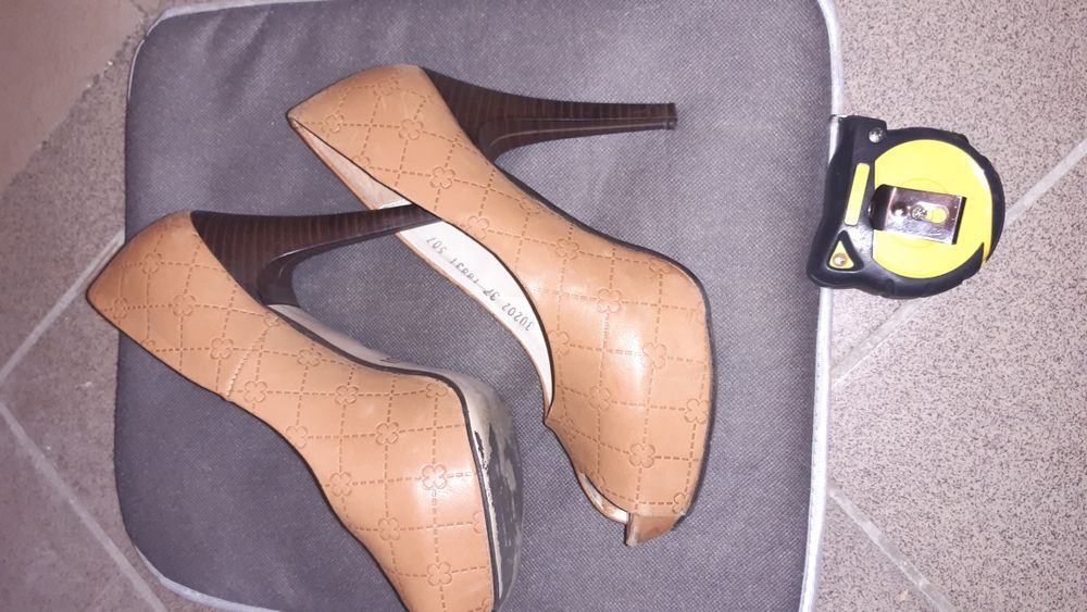 Czółenka wolne palce skóra