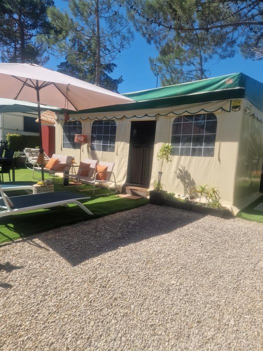 Roulote com avançado Parque de Campismo Valbom