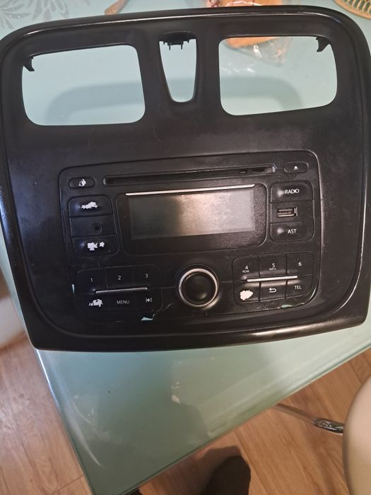 Автомагнітола з рамкою рено логан2,сендеро