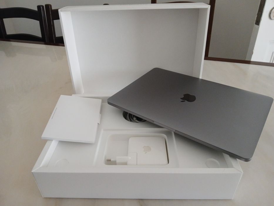 Macbook Pro M1 (2020) SSD 256 e 8Gb de memória com touch bar