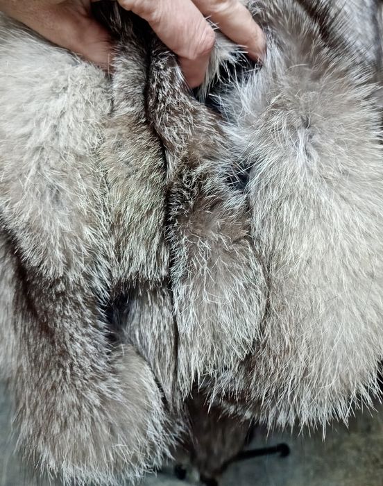 В груди 118см. Шуба из чернобурки, песца. Полушубок.