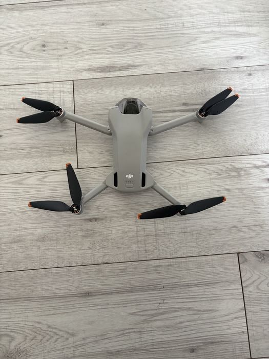 Dron dji mini 3