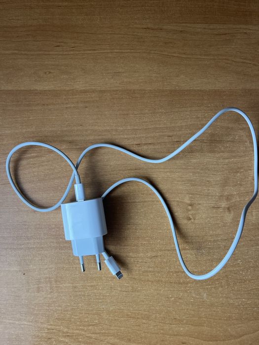 Зарядний пристрій Apple 20W USB-C та Lightning