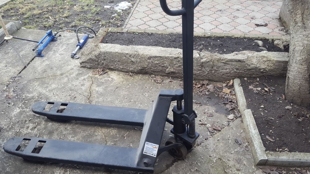 Продам роклу 2500кг .