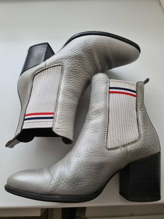 3 пари жіночого взуття 38 розміру