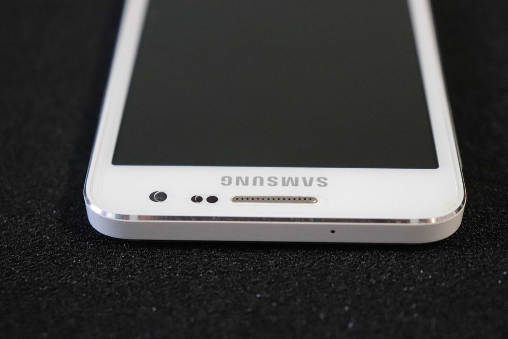 Смартфон Samsung Galaxy A3 A300H (Pearl White)