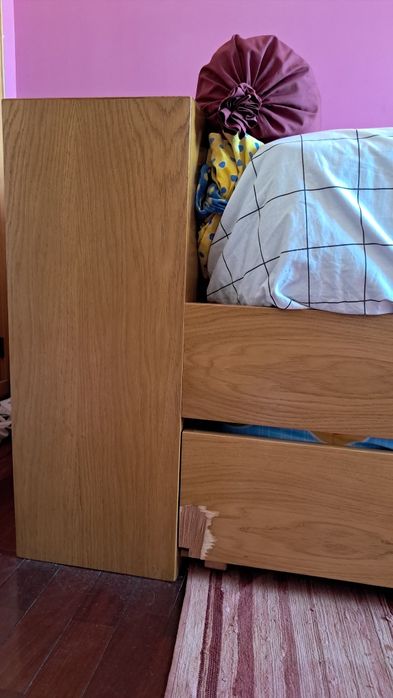 Cama de madeira maciça com cama-gaveta