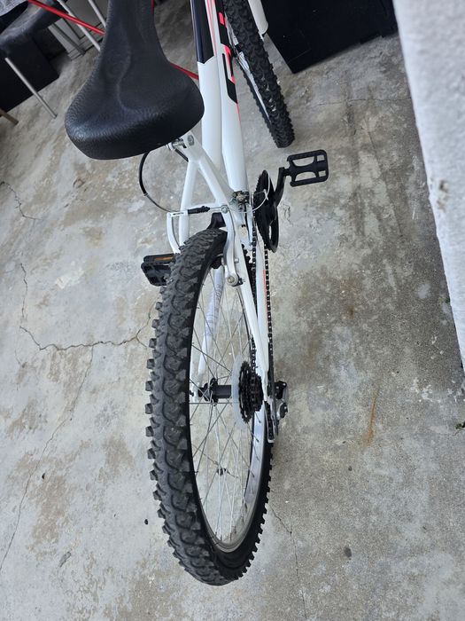 Bicicleta muito nova