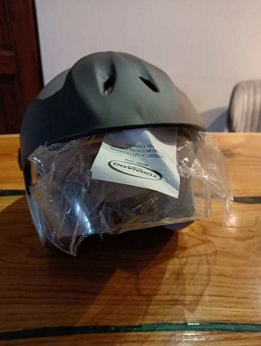Sprzedam kask nowy