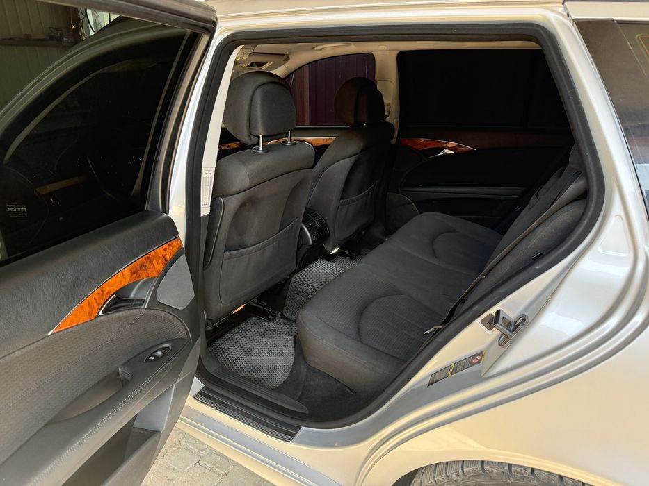 Mercedes-Benz E211 3.0D