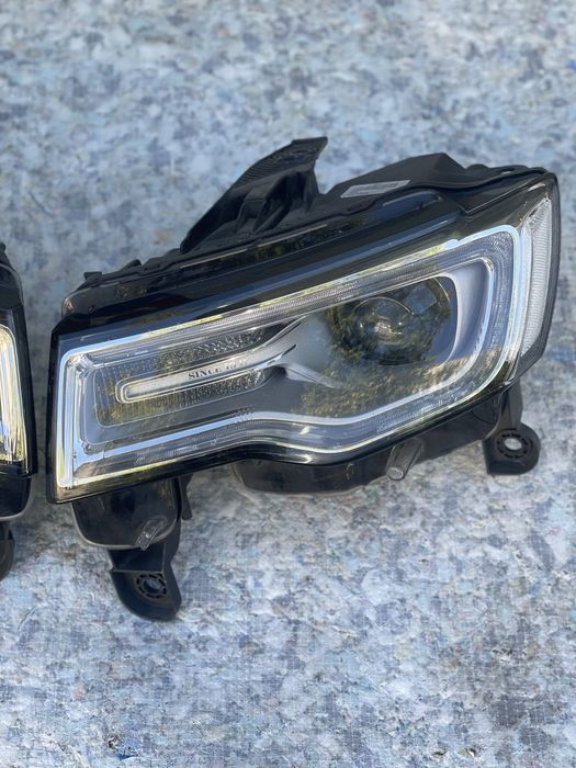 Фари Jeep Grand Cherokee