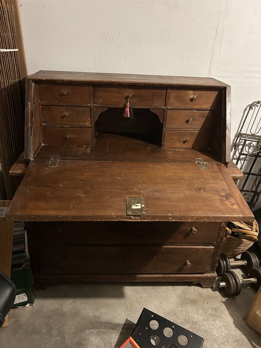 Escrivaninha  rustica  antiga, em madeira maciça