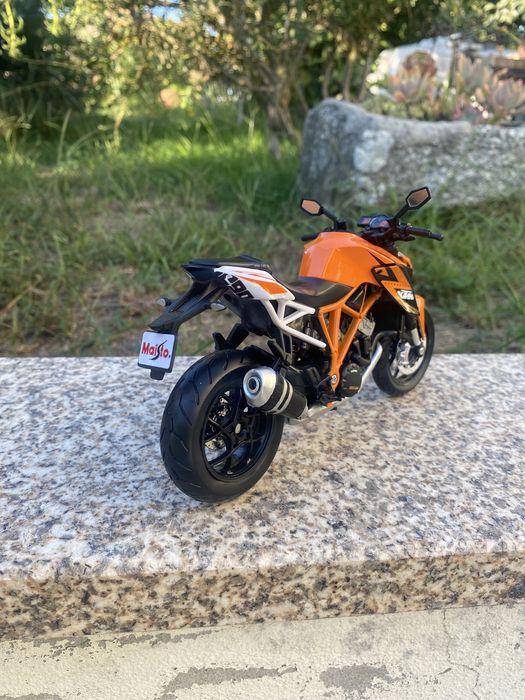 Mota miniatura KTM DUKE 1290