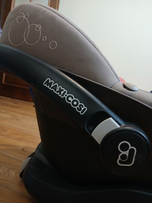 Baza FamilyFix z fotelikiem