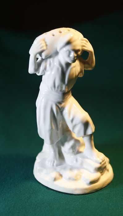 Paliteiro Ceramica Homen com Fardo