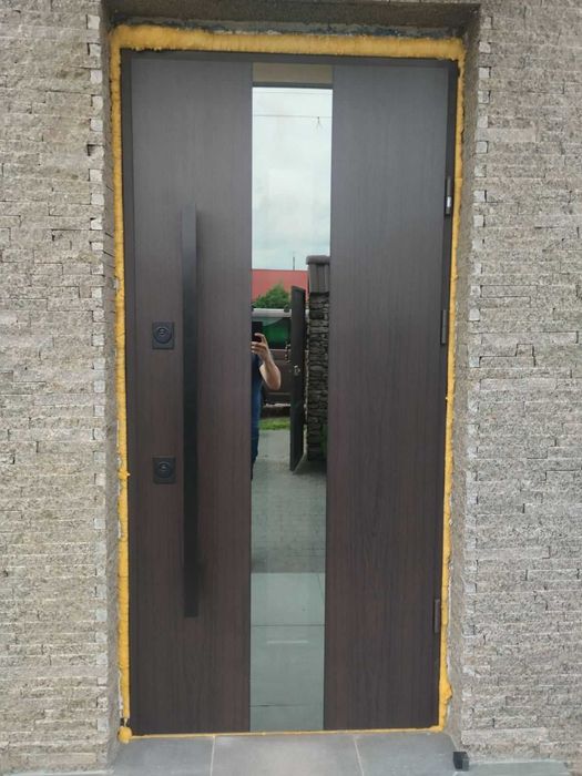 Вікна, двері, підвіконня пластикові, дерев'яні