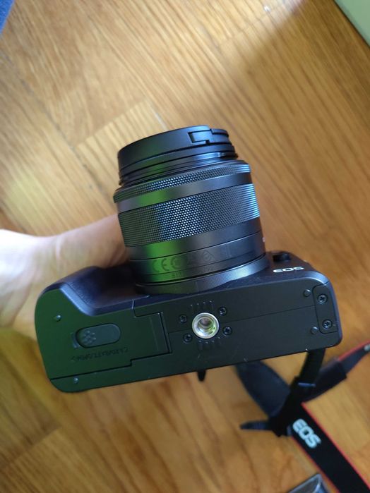 Canon EOS M50 + EF-M 15-45mm + 64GB + Bolsa + Caixa | Como Nova
