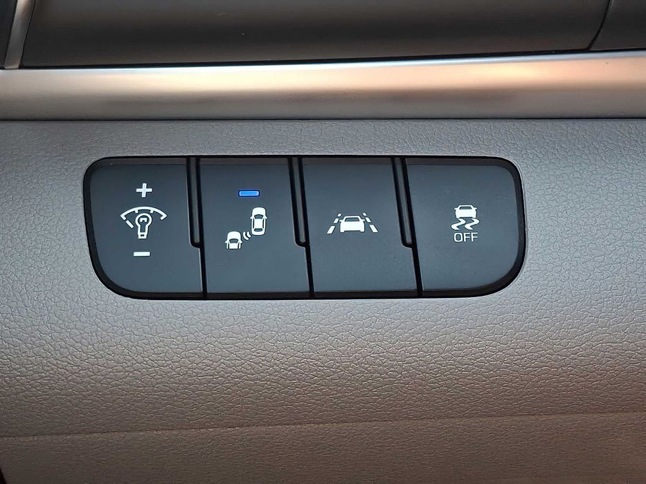 Hyundai Elantra Limited      2019