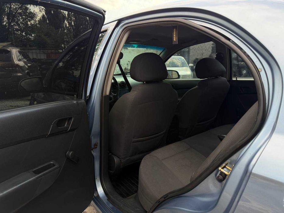 Продам Chevrolet Aveo 2006 С газом и кондером