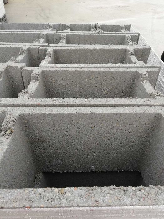 Pustak szalunkowy betonowy  50/24/24