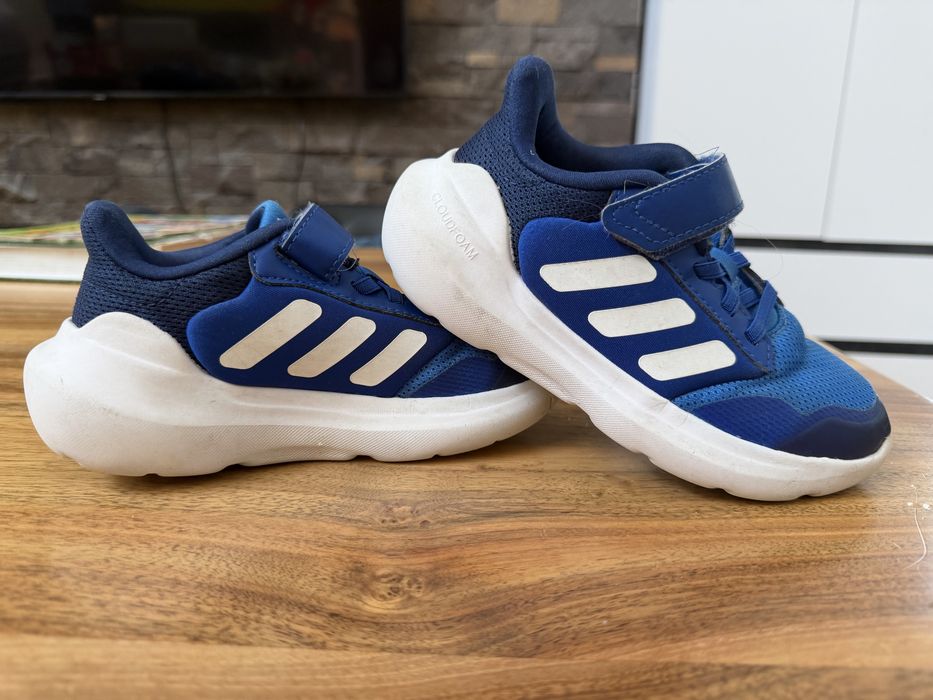 Кросівки adidas