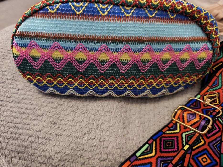 Kolorowa boho torebka do ręki i z paskiem na ramię