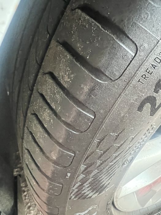 Continental UltraContact 215/55 R17
