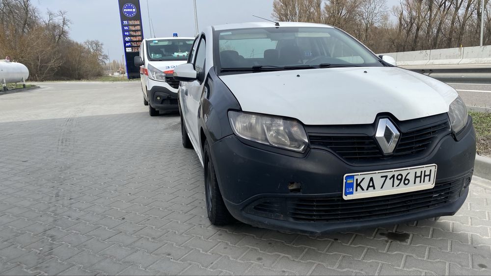 Renault Logan 2015 газ/бенз