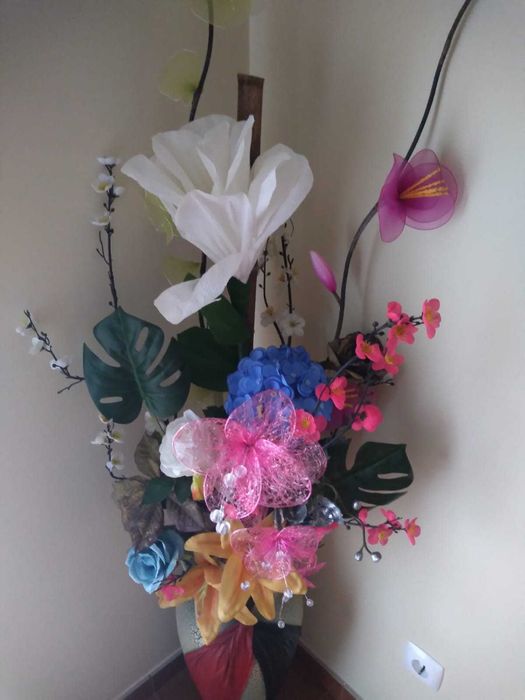 Arranjo floral artificial