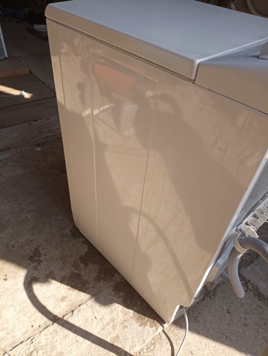 Стиральная машина ZANUSSI TA833V с  верхней загрузкой.