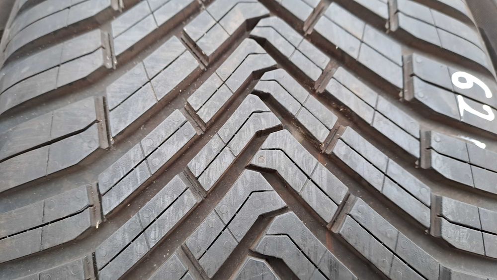 4x Opony 235 55 R 18 Continental AllSeasonContact 4szt jak NOWE