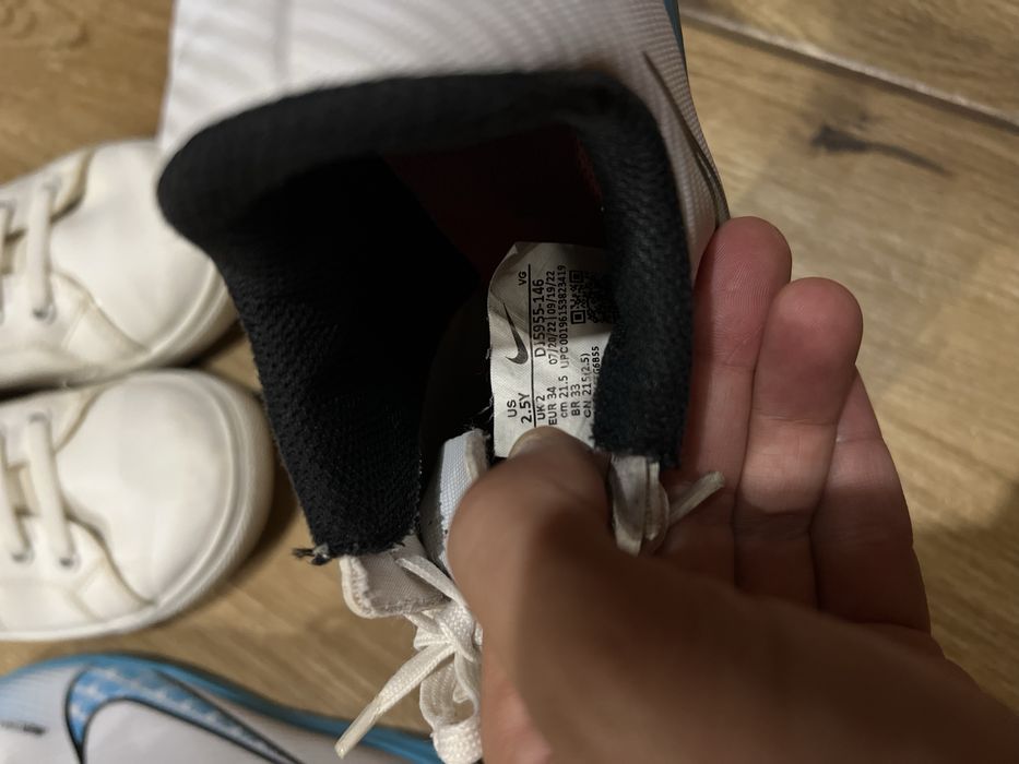 Футзалки,сороконожки nike 34 р.