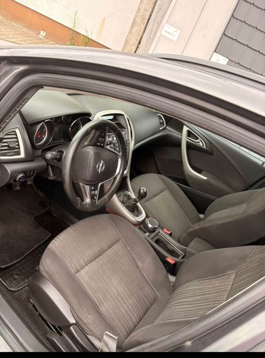 Opel Astra J Super stan. Doinwestowany!!