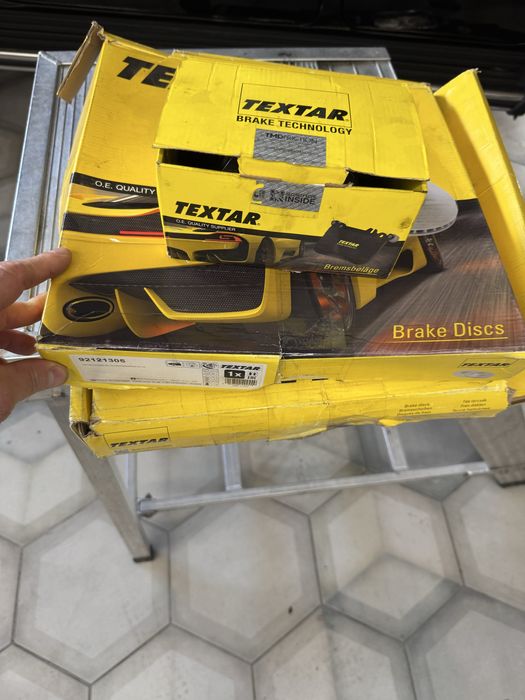 Передние тормозные диски на VW Transporter T5. Multivan