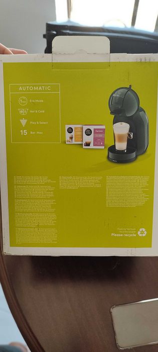 Cafeteira Dolce gusto ( Nescafé)