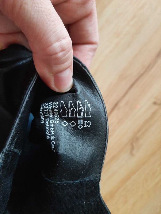 Skórzane buty Marco Tozzi