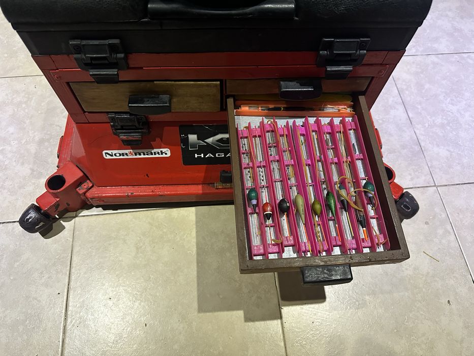 Caixa de pesca muito boa