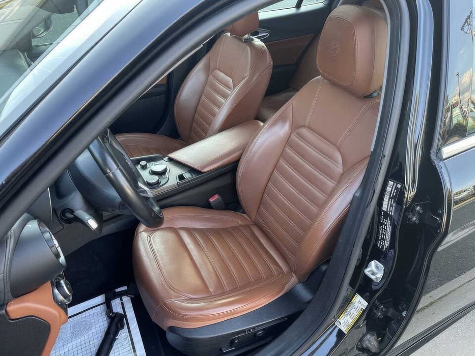 Alfa Romeo Giulia      2018